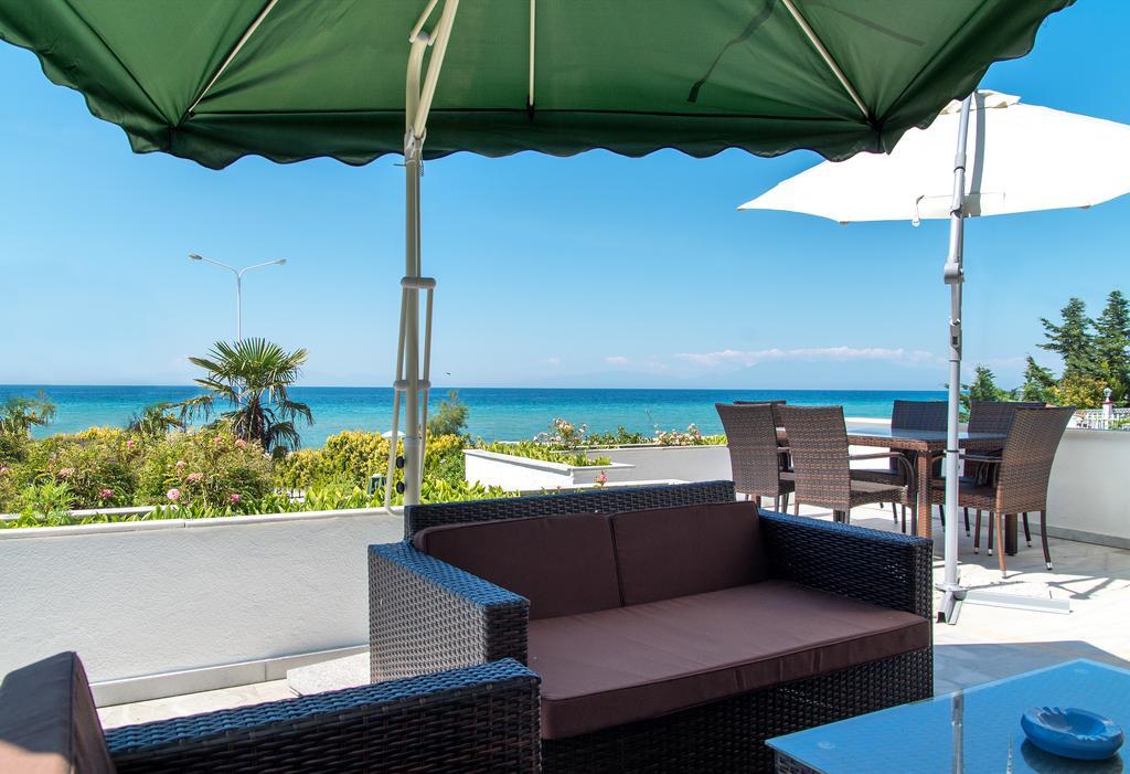 Beach Front Villa Nea Kallikrateia Exterior photo